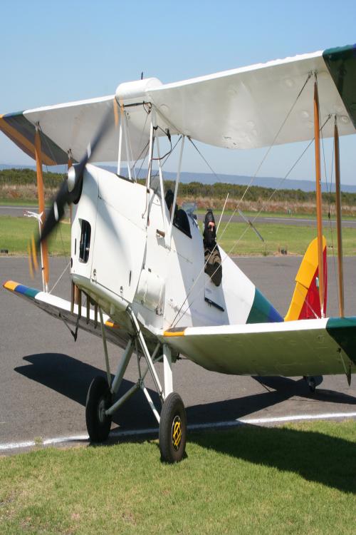 AusAir Services offers Aerobatic or Scenic flights in an orgiginal 1940s Tiger Moth Bi Plane. Flights operate from Tooradin Airfield every weekend.