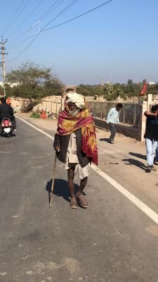 viagrera's profile picture. Nací, me recibí de  ingeniero, no sin consecuencias psíquicas y aún sigo vivo.