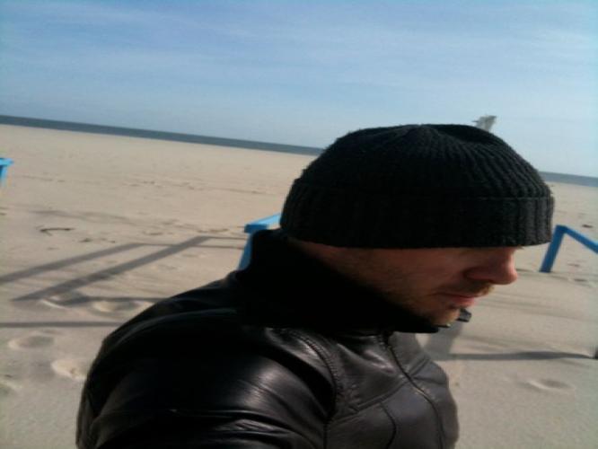 Musician, writer, and painter. Black-ink tattoos, single fins, hotel pens, and hope, always, hope. Sometimes, he spells his name Tommy Vollman.