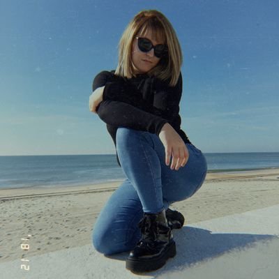Mirunicornio's profile picture. Puta cabra de la familia 👽
Singer in process 🎶
I'm messy, crazy and beauty ✈
I share dreams with the right person 💏