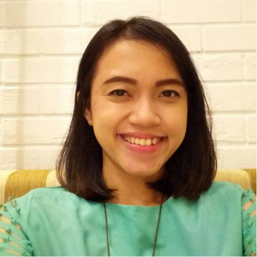 astrirohana's profile picture. 