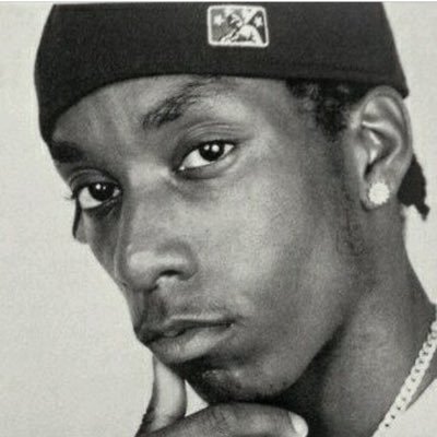 momsfav07's profile picture. Put your L’s up