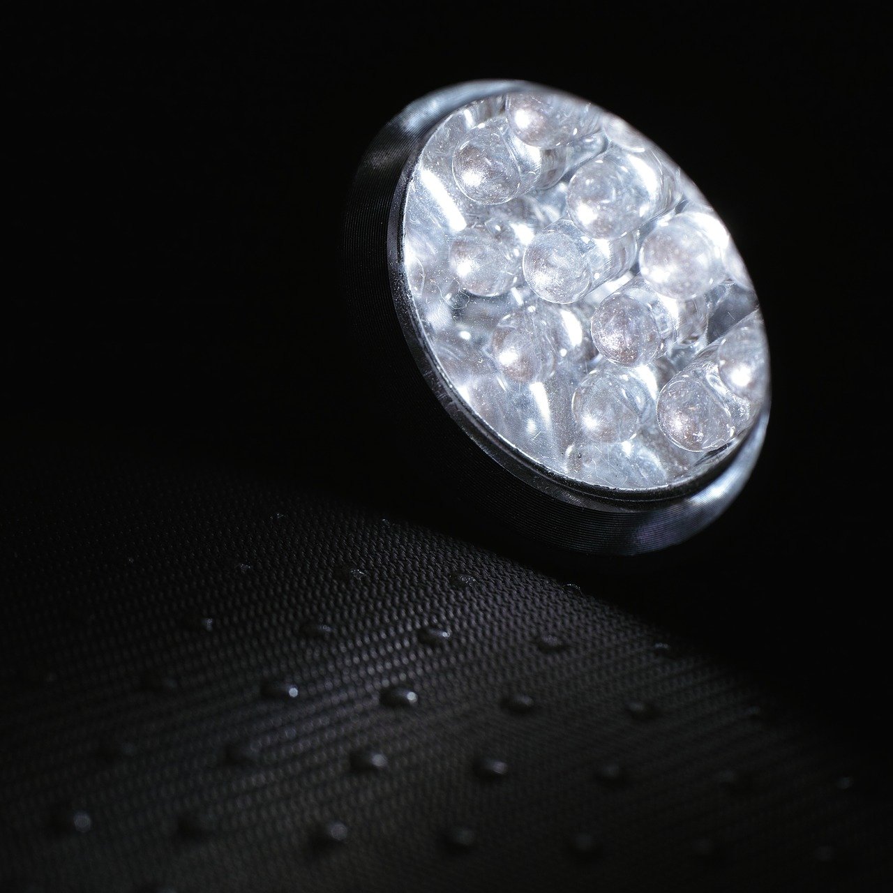 https://t.co/Zs3kyep3XC twittert über Tauchlampen, Tauchleuchten, Unterwasserlampen, LED, Halogen, Nachttauchen, #nightdive. Tauchlampen von A-Z erklärt.