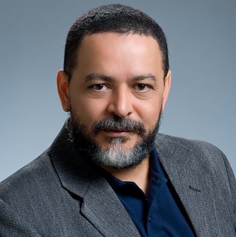 Jornalista, publicitário e consultor de marketing. Diretor de Criação da Vanguarda Propaganda e da V2/Vanguarda Comunicação de Varejo.