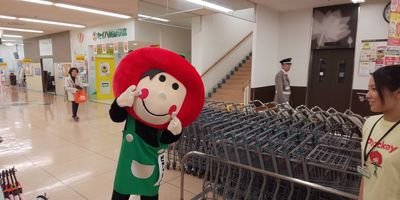 threeluster's profile picture. 