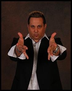 Hypnotist, Magician and Motivational Speaker. I help people reach their maximum mental potential.