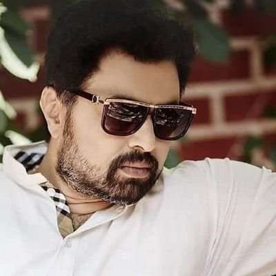 Subodh Bhave is one of the BEST actors in Marathi Film Industry !!!! He is versatile , Cool , Calm , Intelligent etc  

सुबोध भावे ..एक अष्टपैलू व्यक्तिमत्त्व