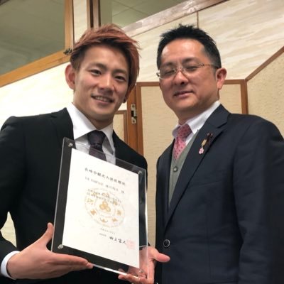 前長崎県議会議員 前長崎市議会 副議長 エンタテインメントで長崎を盛り上げると翔平と誓う。 政策:国際平和芸術祭、農地の基盤整備、養殖、子育て支援。趣味はアボカド、フィンガーライム、イチジク、ブルーベリーと会話してます。