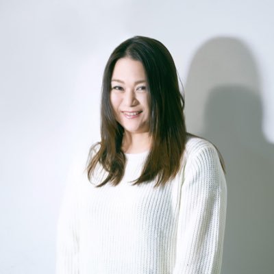 akiyo_a911's profile picture. シングルマザーの会社員。炭酸泉と音楽とシュールな笑いをこよなく愛する。バンドでボーカルもやってます。 面白いもの好き。