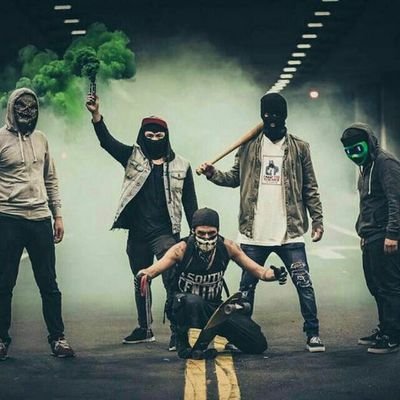 Restart-Tanha Rahe Nejat
بسپارید بر سنگ مزارمان تاریخ نزنند تا آیندگان ندانند بی عرضگان این برهه تاریخ ما بودیم /پرسپولیسی❤️
