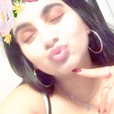 cynthia_xos's profile picture. dumbass