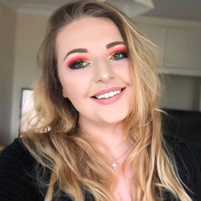 RosieeCole's profile picture. Use a smile to change the world. Don't let the world change your smile :)