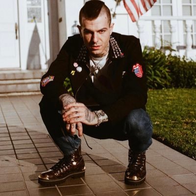 sobre umas bandas e cantores NÃO NECESSARIAMENTE INDIE e não necessariamente nessa ordem • fan account