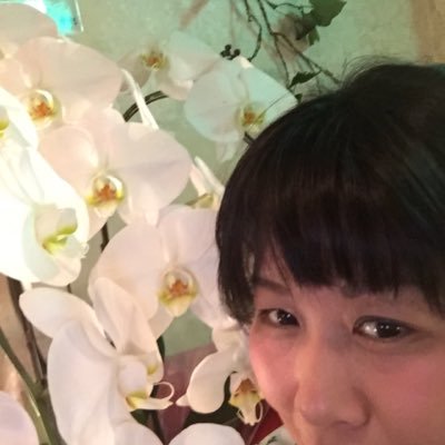 名古屋で飲み屋さんをやっています。おでんやお鍋を中心に色々なお料理も出してますよ。 料理と食べることが好きなので簡単にできる美味しいおつまみの発見や写真などを上げていこうかなと思ってます。 (♡ˊ艸ˋ♡)