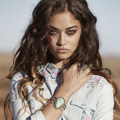 22. Proud of her Saudi-Lithuanian heritage. Sorceress. Mutant of Energy Manipulation. ~My self-esteem is high because I honor who I am.~ #MutantOC. #MarvelRP.