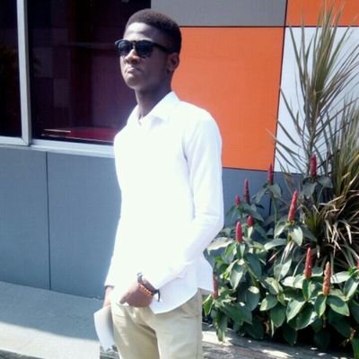 Nerdydesia1's profile picture. Undergraduate📖• OAP/Sports caster on 89.5fm🎤🎧•Writer📝•Sports journalist•Motivational speaker•