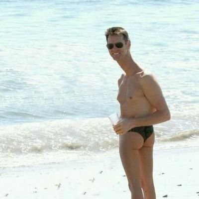 zstronder_dzn's profile picture. 