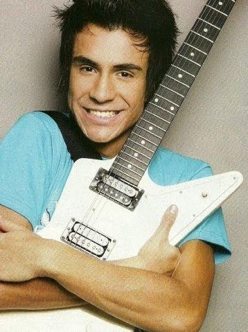fc feito pro @pelurestart
Since: 09/05/2010 Dona: @lelerestart