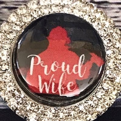 Wife, Mom(thanks IVF!), RN, shop Owner of Custom ID Badge reels at https://t.co/yR2RV05sz9