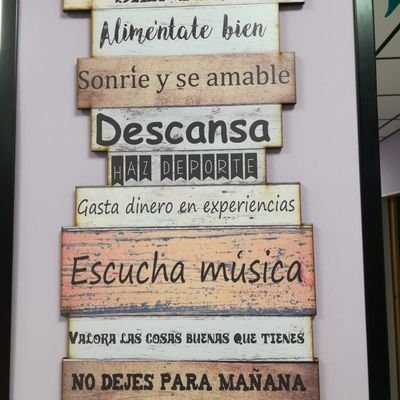 JAVIGUTI79's profile picture. 🎼Mis manos que aún son de hueso 
Y tu vientre sabe a pan 
La catedral es tu cuerpo...🎼