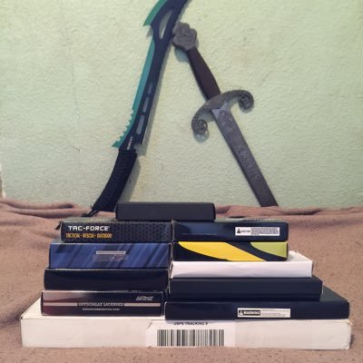 bladeaddict1231's profile picture. Follow my knife page on Instagram blade_addict_123 use the website link to  buy knives and support me