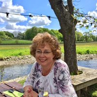 Christine (@chrissyteen66) Twitter profile photo