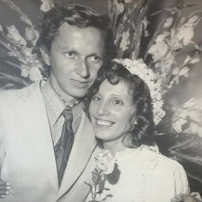Professora, Pedagoga, mãe de 3 filhos é vó de 3 netos. Casada há 45 anos com Mário Nunes Cedro. Membro fiel da Fonte da Vida Goiânia.