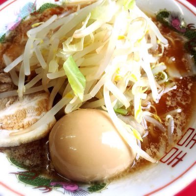 自家製麺のラーメン専門店
営業時間
【昼】11:00~14:00
【夜】18:00~20:00
【土日祝】8:00~14:00
※10:30~11:00は中休み
【定休日】月曜日定休日、但し祝日は営業
6月7日(金)～14日(金)臨時休業です。
臨時休業、店内及びTwitterで。駐車場店前２台、追加手配中です。