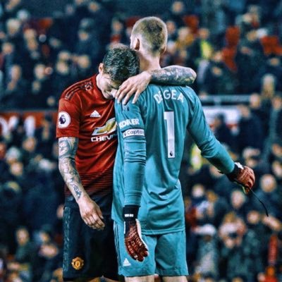 Manchester United season ticket holder. 🇾🇪🔴 Some say heaven exists- I’ve been to the theatre of dreams to watch United, that’s enough