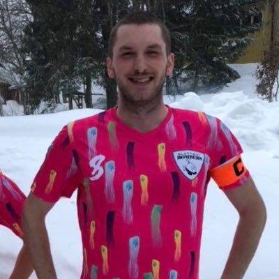 Lärare och fader. Pratar nästan uteslutande om fotboll. GIF Sundsvall och Manchester United.