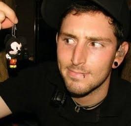 FlyziksGauges's profile picture. Taken by vickytnose.
I love my daughter Nyssa
SierraMouth is my twin.
CassysHair, vannaseyes, and HayleysConverse are my bffls.