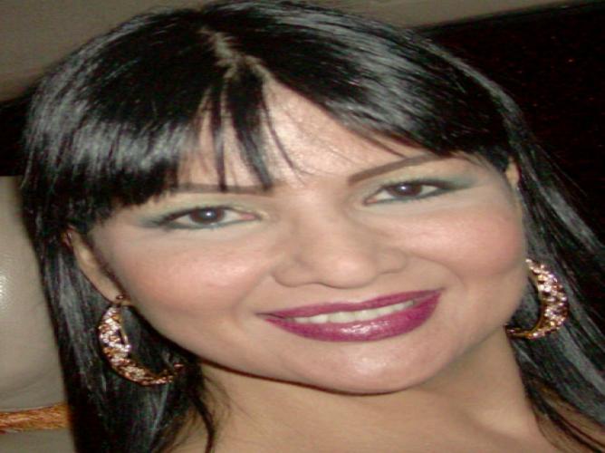 Economista. Licenciada en Comunicación Social Mención Periodismo. Especialista en Gerencia Municipal. Estudiante de Derecho.