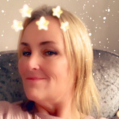dawnychicken's profile picture. wellu know, im getting on a bit have a fab family loads of gorgeous nieces and nephews and great nieces and nephews. love my mum she's fab, and love my fish 3