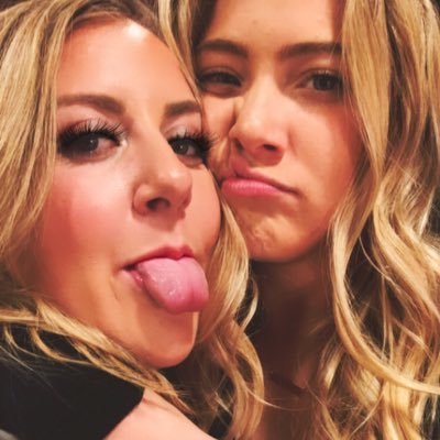 schlockness's profile picture. ;)