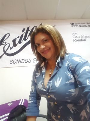 OmairaFlores17's profile picture. 