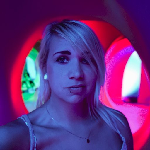 Visual Designer/UX Designer trying to make the online world a better place.