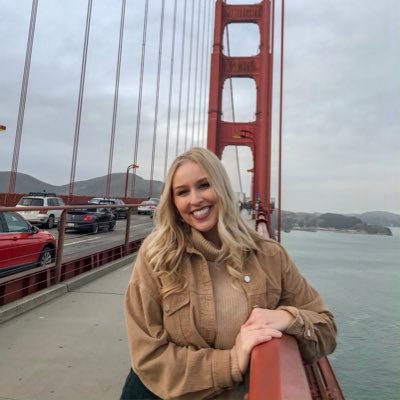 EmilyHug's profile picture. i'd rather be at the beach