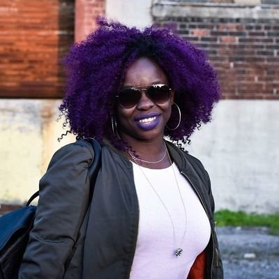 English major (writer) with a Graphic Design degree who loves Photography. iDesign. iWrite. iPhotograph. iCreate. Oh... And my favorite color is purple :-)