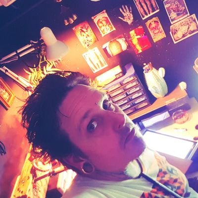 jiburbantribe's profile picture. Célèbre, controversée, atypique, Ah...qui pique aussi !!! Friendly Tattoo Shop based in the bask country !!