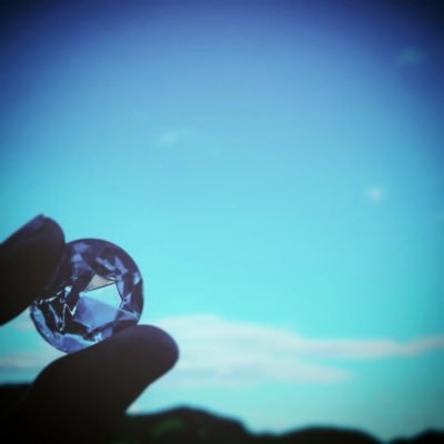 tsuxxxxs's profile picture. #多汗症(手/足裏/脇)と #ADHD(社会人で発覚の注意欠陥) 持ち。年中鼻炎でアレルギー持ちとか喘息フラグとか顔面とかも色々コンプレックスだらけだけど受け入れようと必死。(外耳炎歴10数年は一旦完治したけどストレスでぶり返し)時間関係なく、たいした事のない何気無い事やモヤモヤした事を長々語ります。