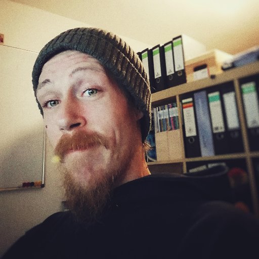 chris_redeye's profile picture. Analog guy in a digital world.
Ehemann, Vater, IT-Specialist bei Infratest dimap, Softwareentwickler, Grafiker, ...
Privater Account