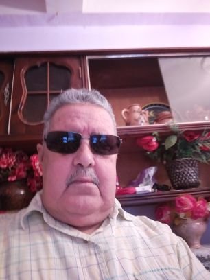 Omaroma33655231's profile picture. 