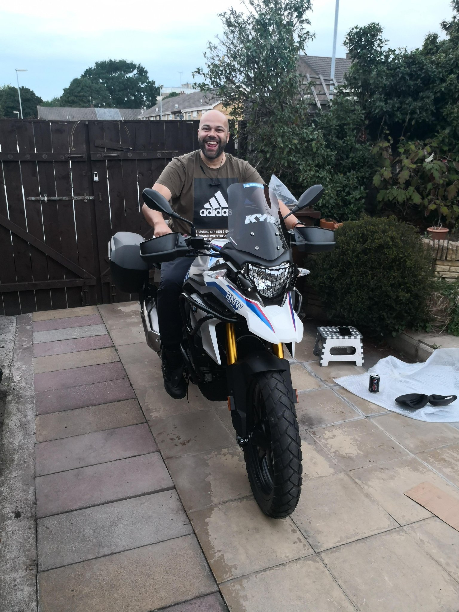 jonajise's profile picture. A leg..end in my own life time I am me.