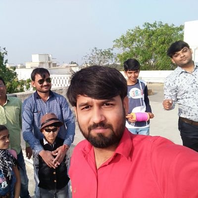 I m a very loving person.
I love making friends.
Wanna know more about me then be my friend.........................
KEEP SMILING!!!!!!!
