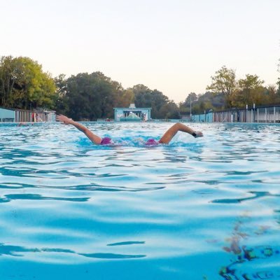 Open water swim fans @manda_sw and @katiekenny1804 inst: @team_mermaids_uk