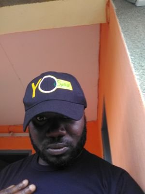 rodrigue_babo's profile picture. souriant