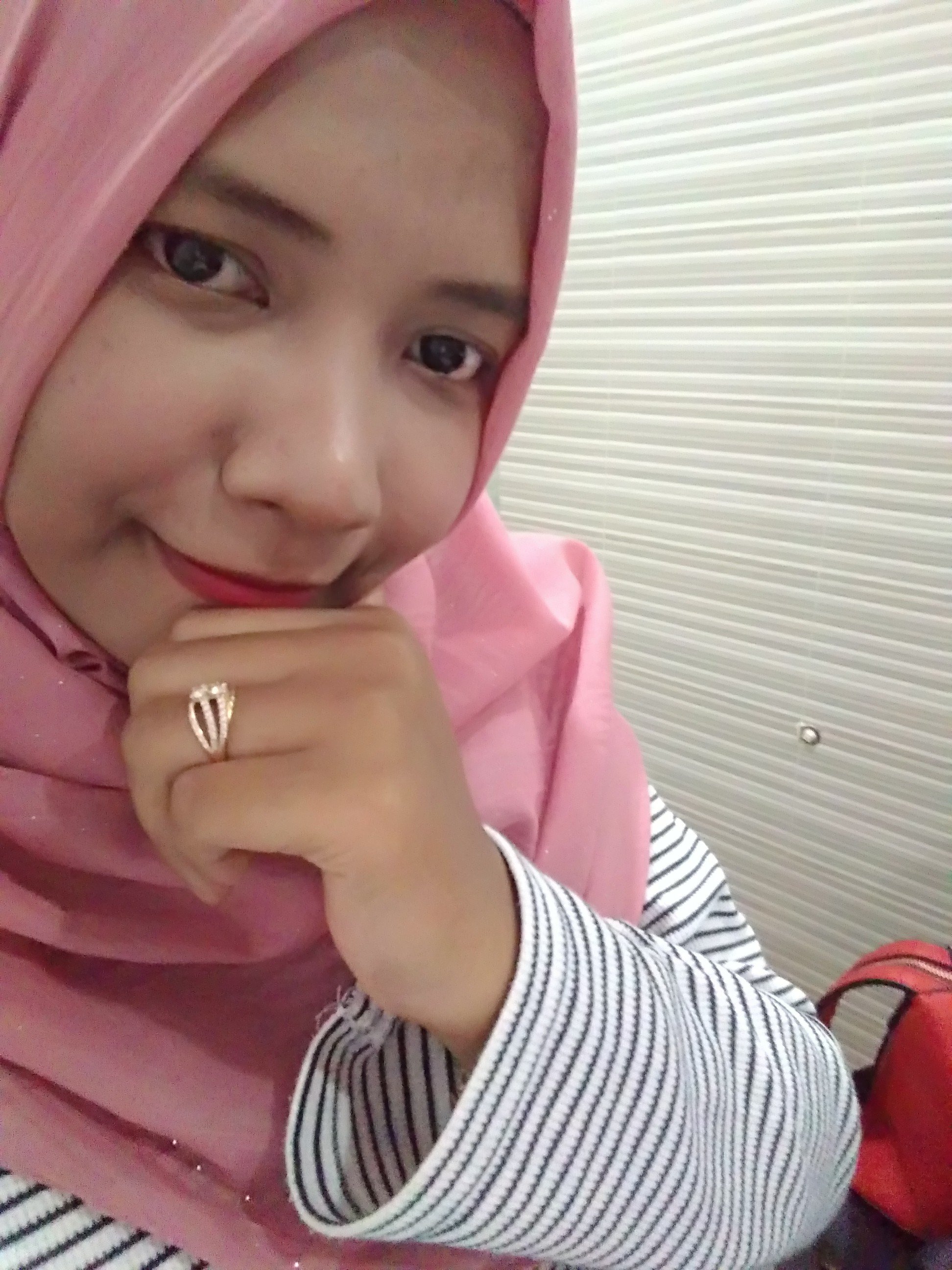 LolaTanjung's profile picture. Announcer|| Produksi / Programer || MD  Radio 99.3 @indah_dumai || email: lolaoktrialti@rocketmail.com