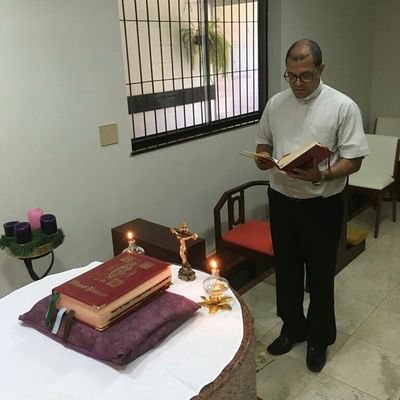Compreendi que o Amor encerra todas as vocações. (Santa Teresinha)