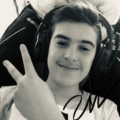 Andresmm06Y's profile picture. 