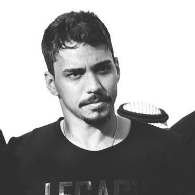 بكالريوس# ..أمنياتي كثيرة وأهمها أن أكون ذكرى جميلة في حياة من وجدني في هذه الدنيا العابرة..